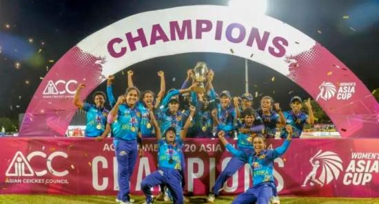 Sri Lanka Army, Navy Commends Women’s Cricket Team